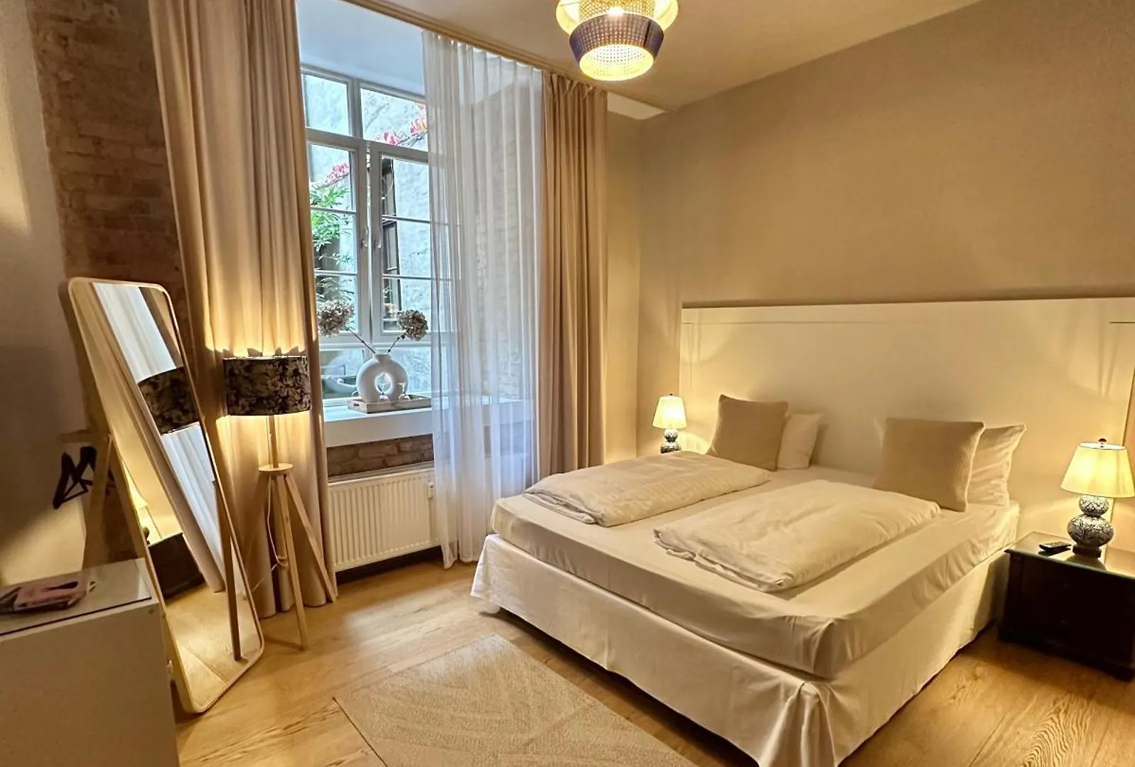 Cinderella.Kreuzberg Hotel Berlim 0*,